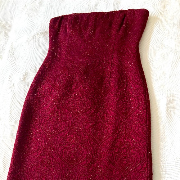 Carmen Marc Valvo Dresses & Skirts - Carmen Marc Valvo beaded strapless cocktail dress